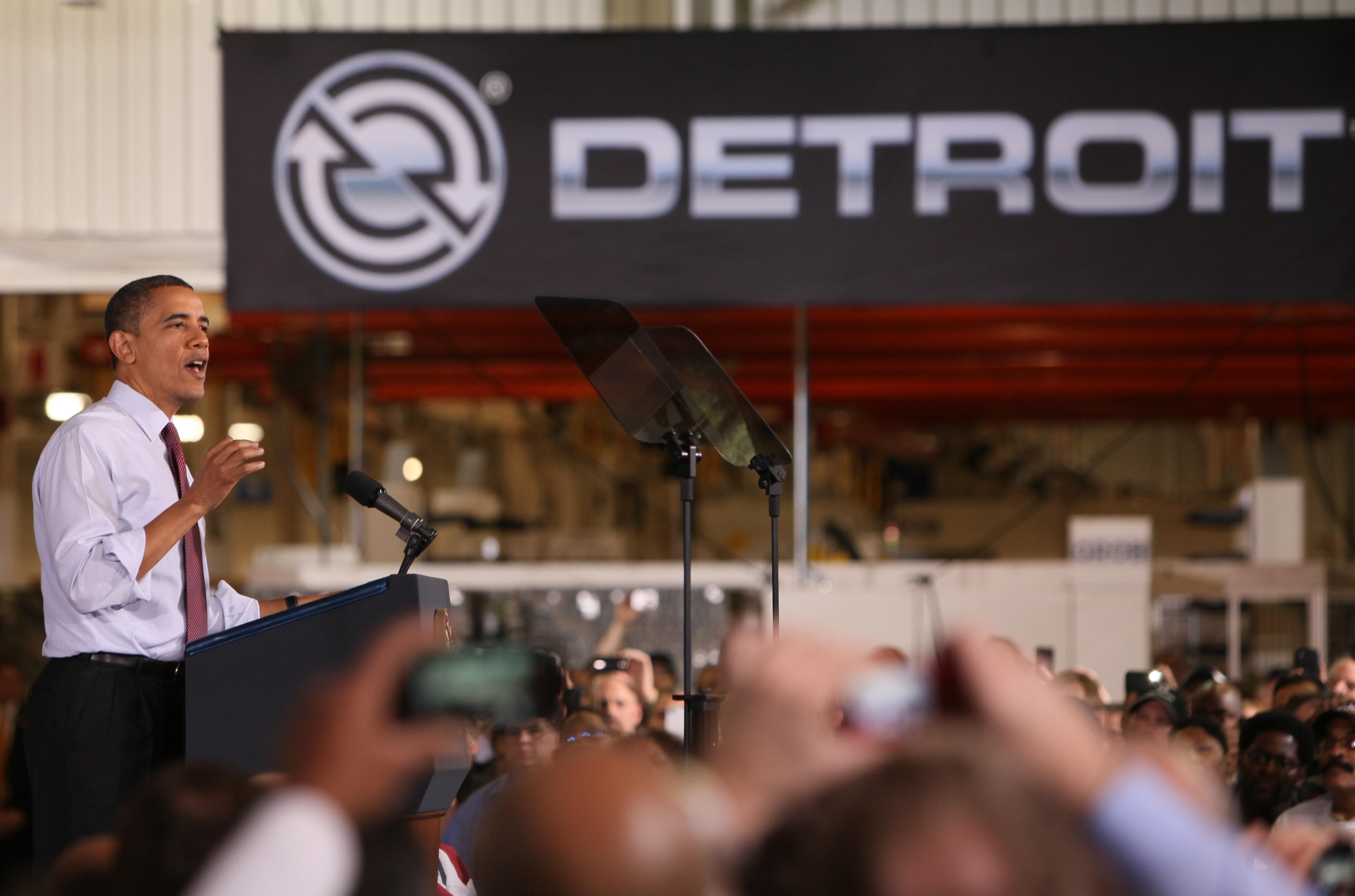 President Obama Visits Detroit Diesel Corporation Headquarters