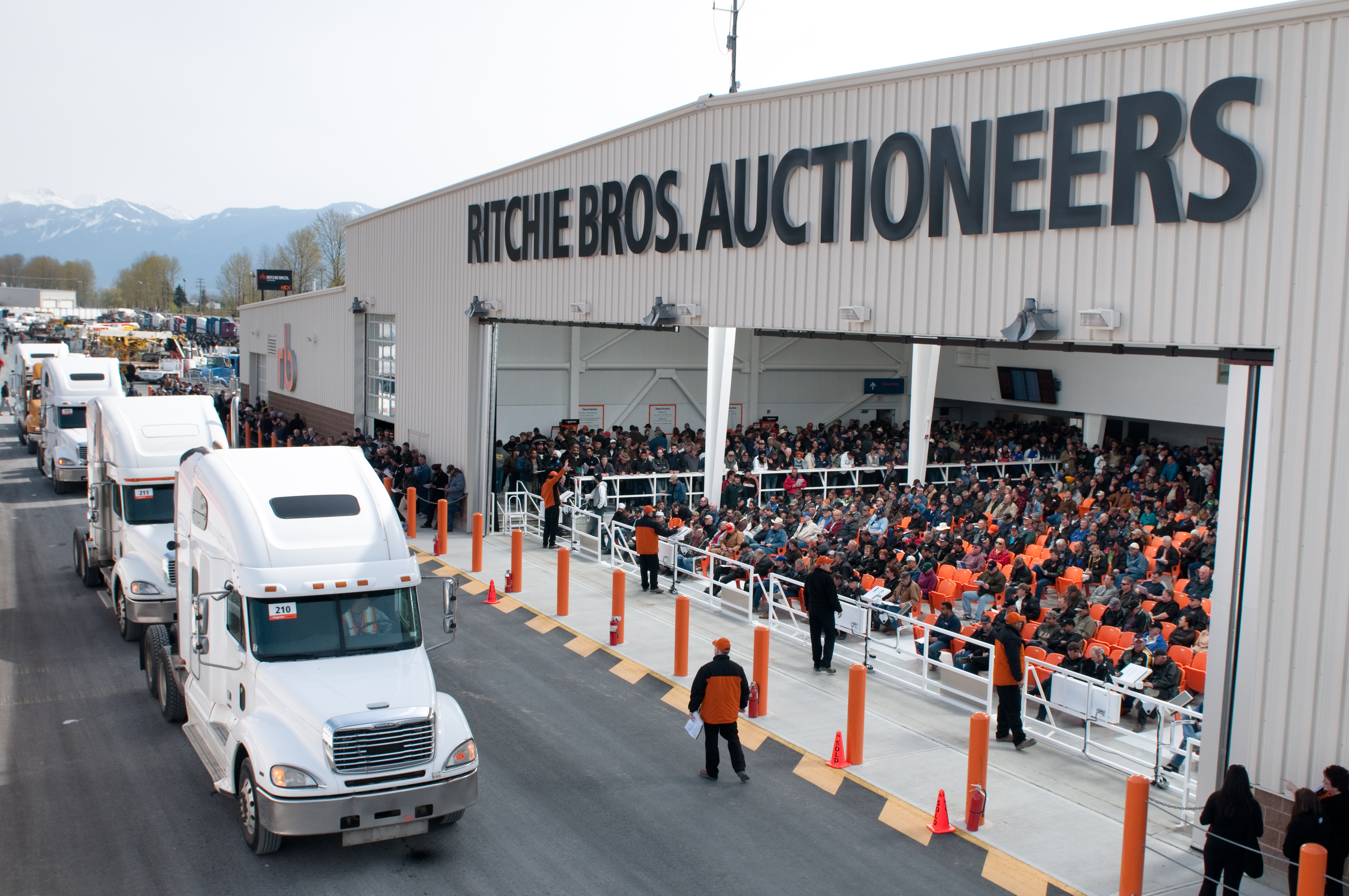 Ritchie Bros. sells more than CA$1 billion of equipment at Canadian auctions in 2012