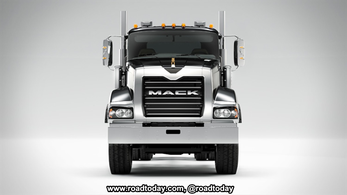 Mack Introduces its Mack mDRIVE HD in Titan by Mack Model