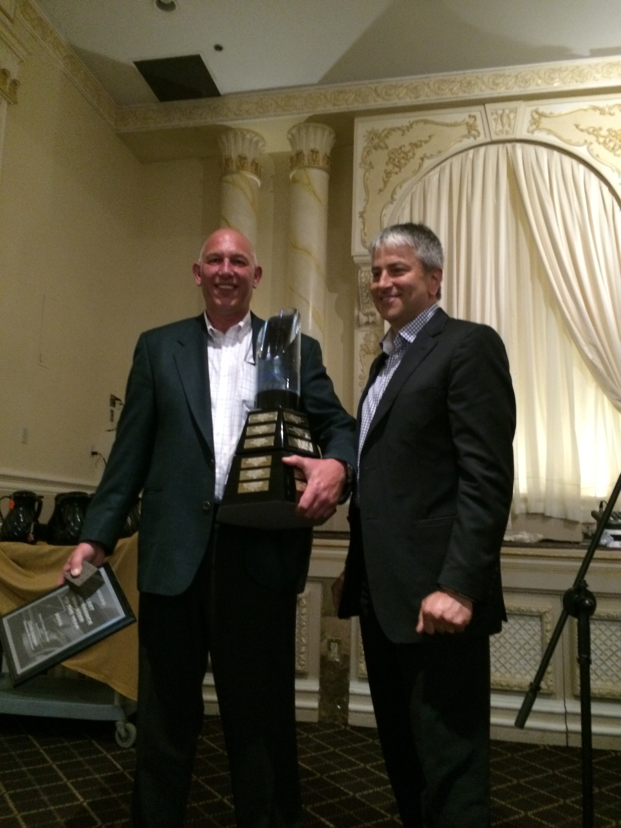 Chris Iveson receives 2015 Canadian Fleet Maintenance Manager of the Year Award