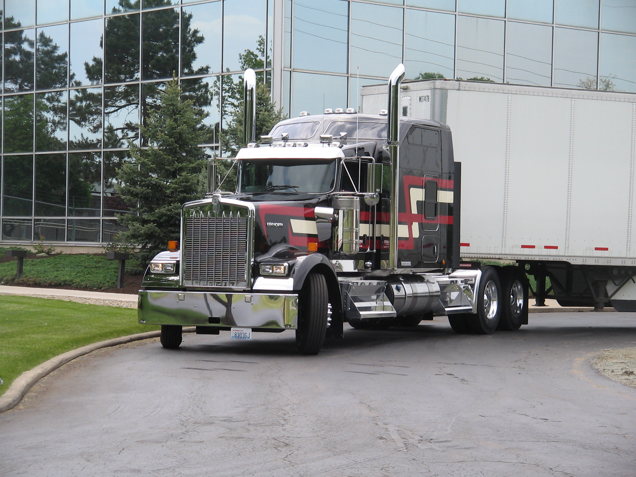 Kenworth and PACCAR Financial Offer $3,000 Rebate on Kenworth ICON 900