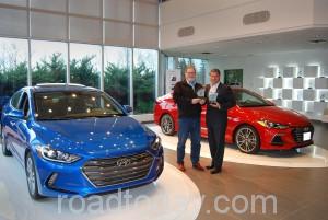 The all-new 2017 Hyundai Elantra today was awarded the Best New Small Car title and the 2017 Hyundai Elantra Sport won the Best New Sports/Performance Car title by the Automobile Journalists Association of Canada (AJAC). (CNW Group/Hyundai Auto Canada Corp.)