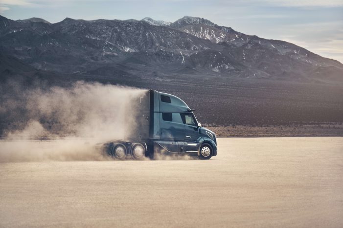 Volvo Trucks improves powertrain offering with new Volvo VNL
