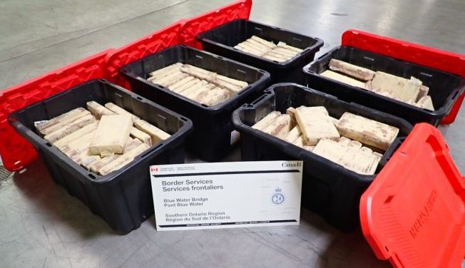 CBSA seizes over 349 kg of cocaine at Blue Water Bridge in major drug busts CBSA seizes over 349 kg of cocaine at Blue Water Bridge in major drug busts